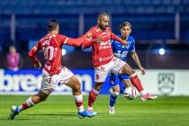Fora de casa, Goiás bate Botafogo-SP e Vila empata com o Avaí