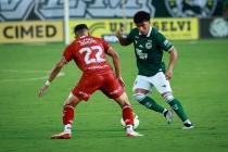 Goiás vence nos pênaltis e vai à final do Goianão