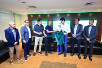 Wilton Sampaio e Bruno Pires recebem escudo FIFA p/ Copa do Mundo